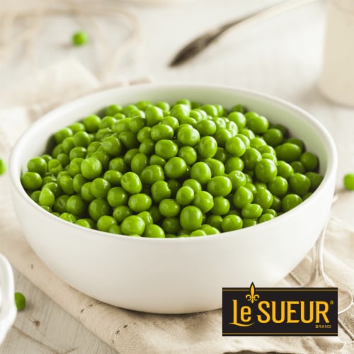 Le Sueur Very Young Small Early Peas Perspective: left