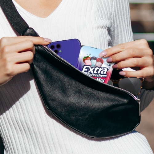 EXTRA Gum Refreshers Berry Mix Sugar Free Chewing Gum Perspective: left