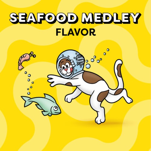 Temptations Classic Seafood Medley Flavor Crunchy and Soft Adult Cat Treats Perspective: left