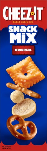 Cheez-It® Original Snack Mix Family Size Perspective: left