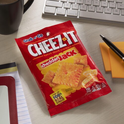 Cheez-It® Cheddar Jack Cheese Snack Crackers Grab and Go Perspective: left