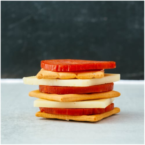 Applegate Natural Uncured Turkey Pepperoni & Cheddar Snack Pack Perspective: left