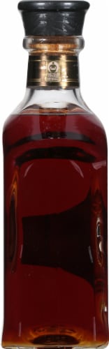 Flor de Cana 18 Centenario Ultra-Premium Rum Perspective: left