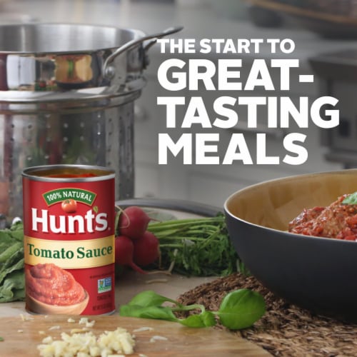 Hunt's 100% Natural Tomato Sauce Perspective: left