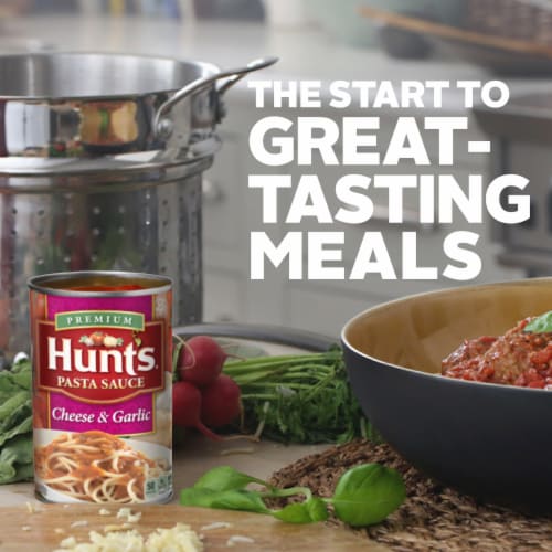 Hunt's Pasta Sauce Cheese And Garlic Perspective: left