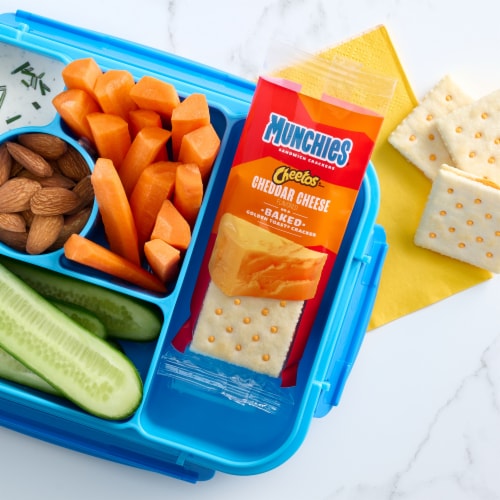 Munchies Baked Cheddar Cheese Sandwich Crackers Perspective: left