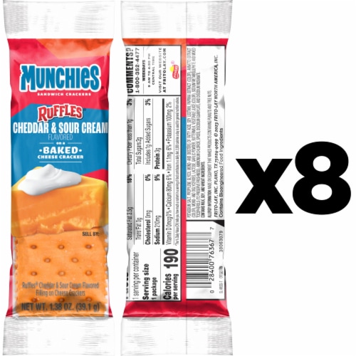 Munchies Sandwich Crackers, Ruffles Cheddar & Sour Cream, Perspective: left