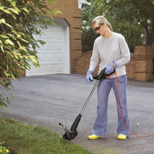 Black and Decker 2-in-1 Metal Electric Trimmer & Edger with 3.5 Amp Motor, Black Perspective: left