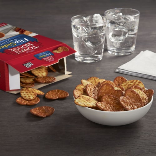 Kellogg's Town House Sea Salt Pretzel Flipsides Crackers Perspective: left
