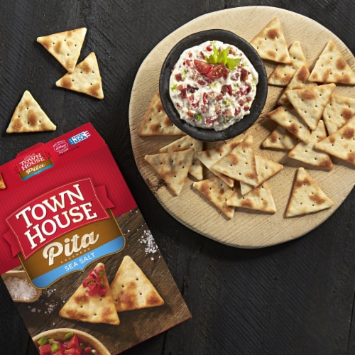Town House Sea Salt Pita Crackers Perspective: left