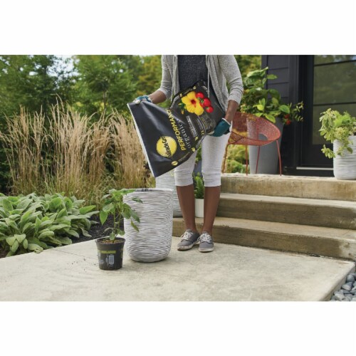 Miracle-Gro® Performance Organics™ All-Purpose Container Potting Mix Perspective: left