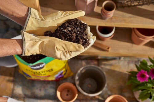 Miracle-Gro® Potting Mix Perspective: left