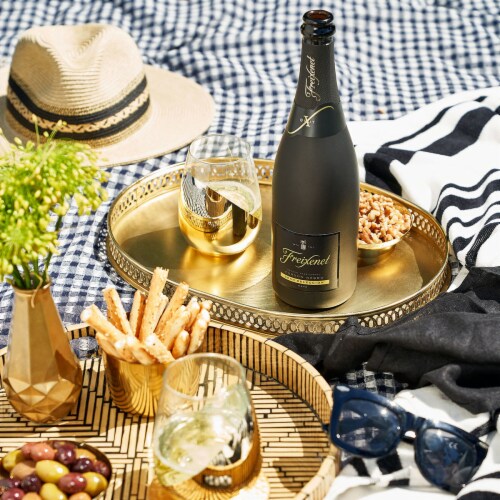 Freixenet Brut Cordon Negro Cava Spain Sparkling Wine Perspective: left