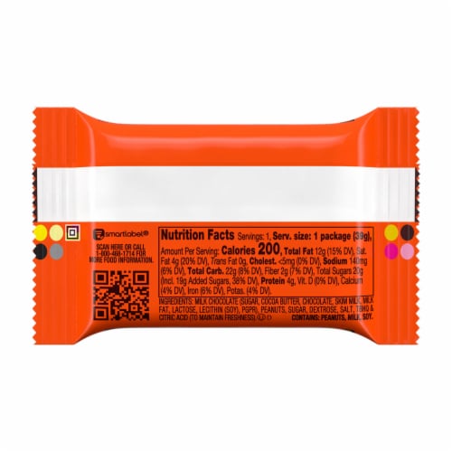 REESE'S Big Cup Milk Chocolate Peanut Butter Cups Candy Pack Perspective: left