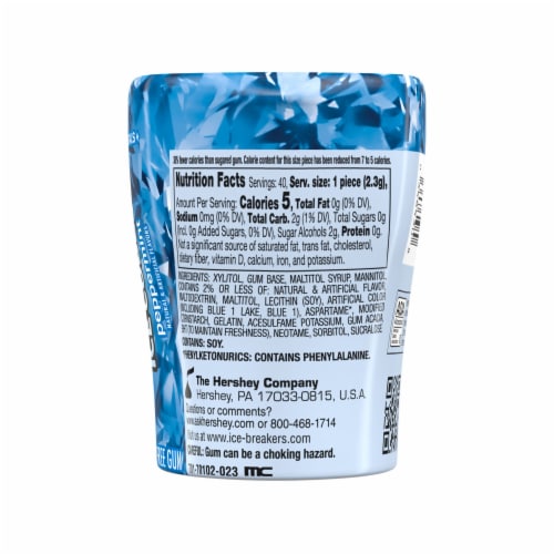 ICE BREAKERS iCE CUBES Peppermint Flavored Sugar Free Chewing Gum Bottle Perspective: left