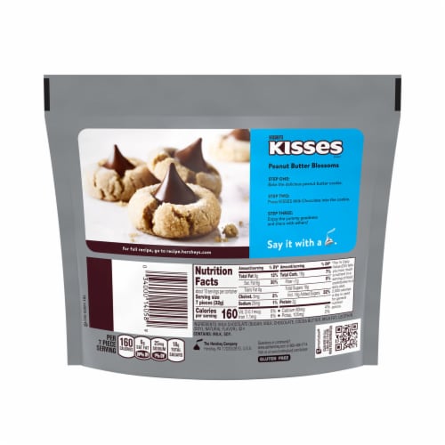 HERSHEY'S KISSES Milk Chocolate Halloween Candy Share Pack Perspective: left