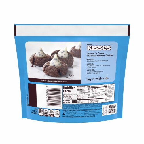 HERSHEY'S KISSES Cookies 'n' Creme Candy Share Pack Perspective: left