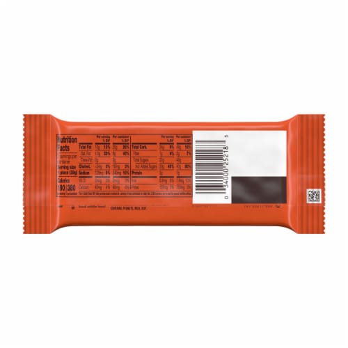 REESE'S Big Cup Caramel Milk Chocolate King Size Peanut Butter Cups Candy Pack Perspective: left
