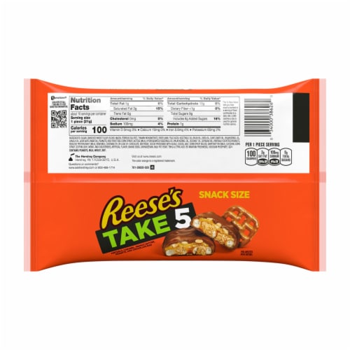 REESE'S TAKE 5 Pretzel Peanut and Chocolate Snack Size Halloween Candy Bag Perspective: left