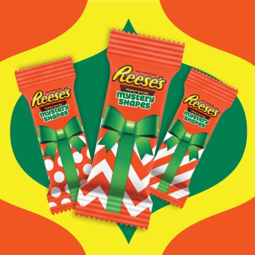 REESE'S Milk Chocolate Peanut Butter Mystery Shapes Candy Christmas Bag Perspective: left