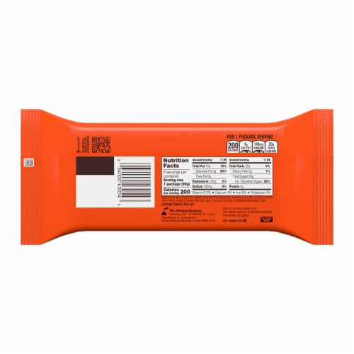 REESE'S Big Cup Milk Chocolate Peanut Butter Cups Candy Packs Perspective: left
