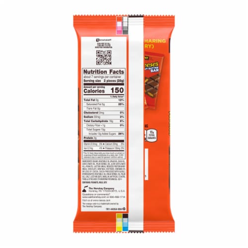 REESE'S Milk Chocolate Peanut Butter Giant Candy Bar Perspective: left