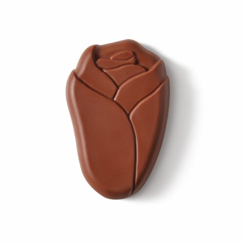 REESE'S Milk Chocolate Peanut Butter Creme Rose Candy Valentine's Day Gift Box Perspective: left