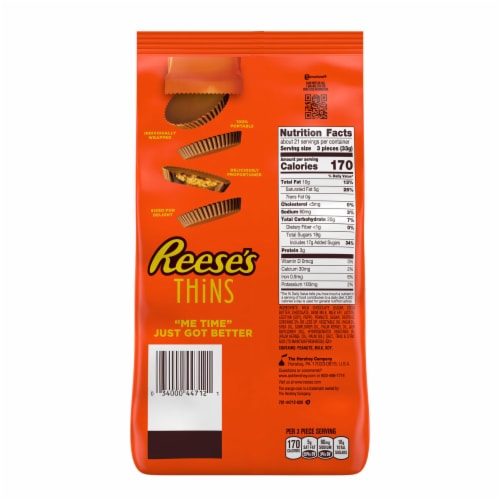 REESE'S THiNS Milk Chocolate Peanut Butter Cups Candy Party Pack Perspective: left