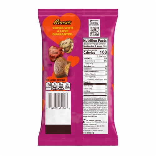 REESE'S Milk Chocolate Peanut Butter Creme Hearts Valentine Candy Bag Perspective: left