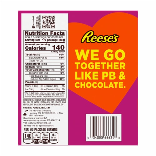 REESE'S Milk Chocolate Peanut Butter Heart Valentine Candy Gift Box Perspective: left