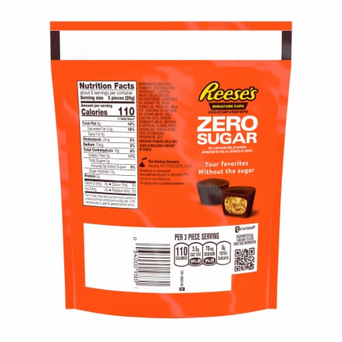 REESE'S Zero Sugar Miniatures Chocolate Peanut Butter Cups Candy Bag Perspective: left