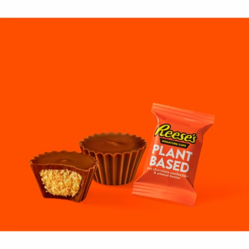 REESE'S Miniatures Plant Based Oat Chocolate Confection Peanut Butter Cups Candy Bag Perspective: left