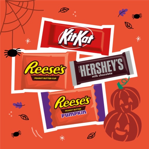 HERSHEY'S KIT KAT® and REESE'S Assorted Milk Chocolate Snack Size Halloween Candy Bag Perspective: left