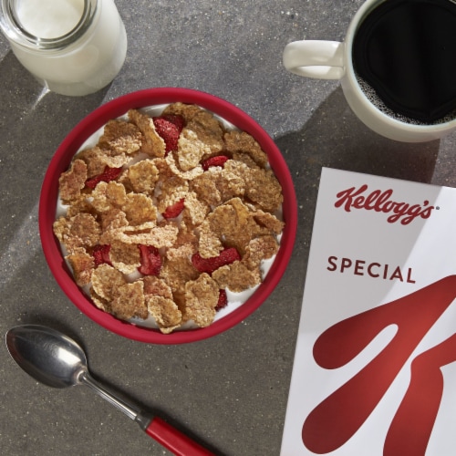 Kellogg's Special K Red Berries Breakfast Cereal Perspective: left