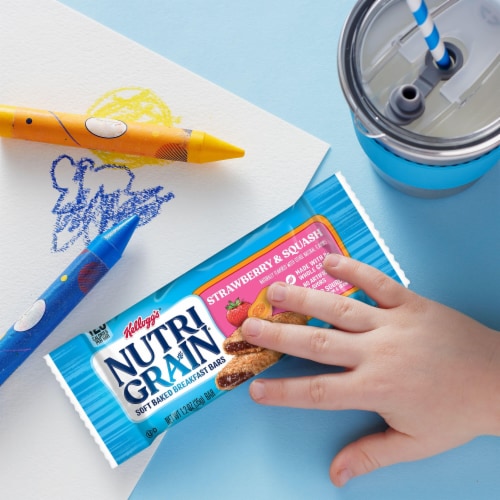 Nutri-Grain Strawberry and Squash Soft Baked Breakfast Bars Perspective: left