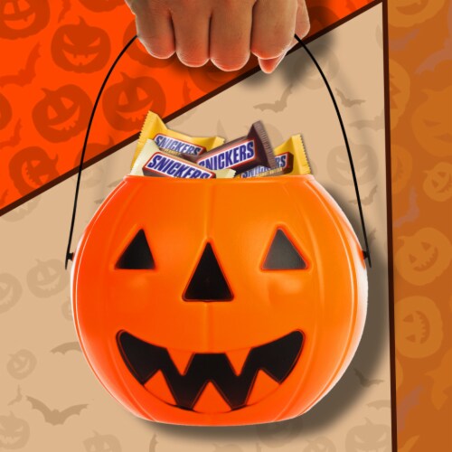 Snickers Fun Size Chocolate Candy Bars Variety Pack Perspective: left