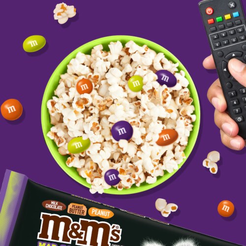 M&M'S Mad Scientist Mix Peanut & Peanut Butter & Milk Chocolate Assorted Halloween Candy Bag Perspective: left