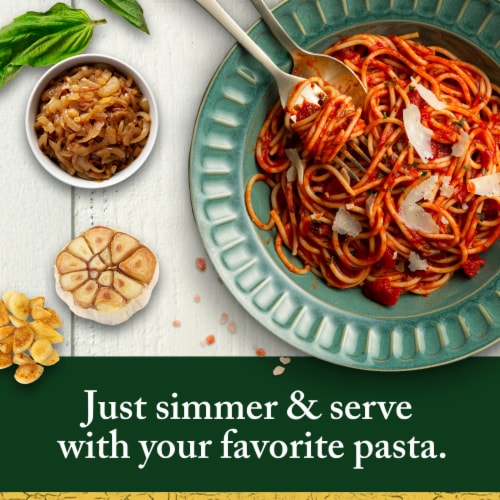 Classico Caramelized Onion & Roasted Garlic Spaghetti Pasta Sauce Perspective: left
