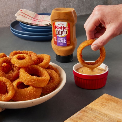 Frank's RedHot Roasted Garlic Dip'n Sauce Perspective: left