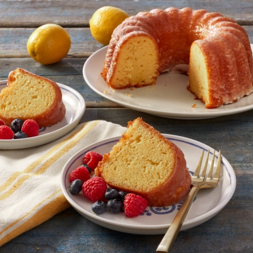 Bakery Fresh Goodness Lemon Bundt Cake Perspective: left