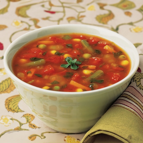 Amy's Organic Low Fat Chunky Vegetable Soup Perspective: left
