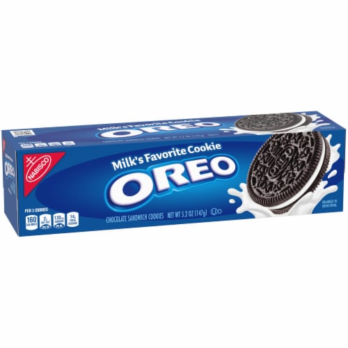 Oreo Chocolate Sandwich Cookies Perspective: left
