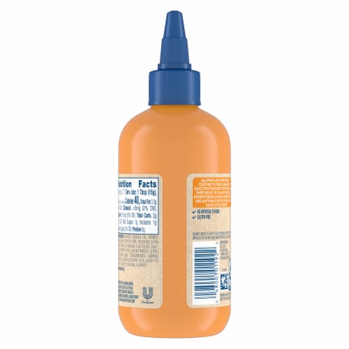 Hellmann's Creamy Chili Honey Sauce Perspective: left