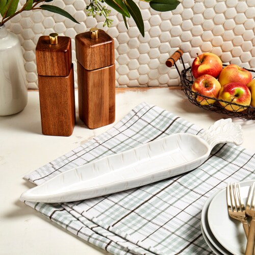 Tabletops Gallery Ceramic Carrot Serving Dish Perspective: left