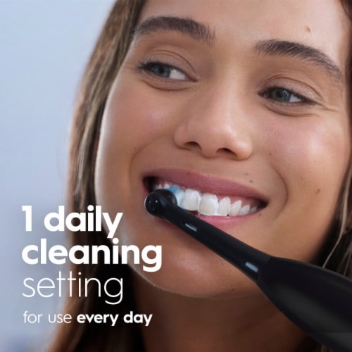 Oral B Easy Clean Battery Toothbrush, Deep Clean - Black, with (1) Brush Head, Batteries Included Perspective: left