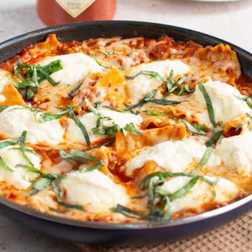 Victoria Avocado Oil Marinara Sauce, Gluten-Free Perspective: left