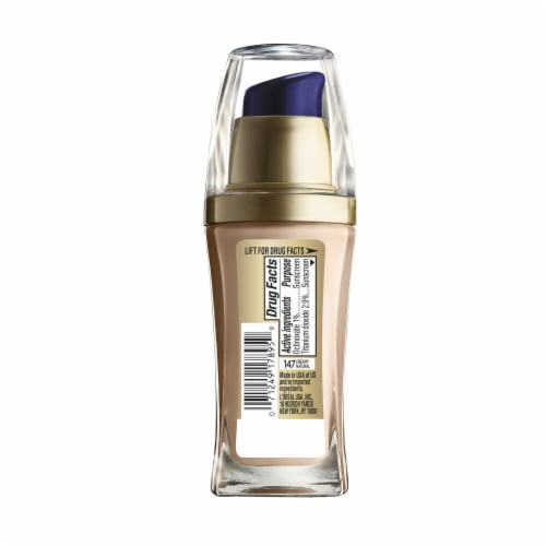 L'Oreal Paris Visible Lift Creamy Natural Serum Absolute Foundation Perspective: left