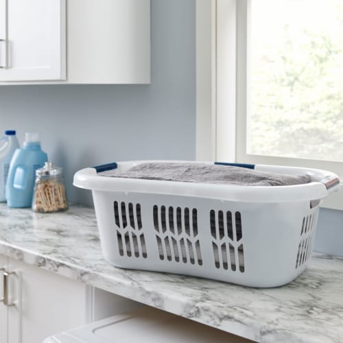 Rubbermaid 2.1 Bushel Large Hip-Hugger Portable Plastic Laundry Basket, White Perspective: left