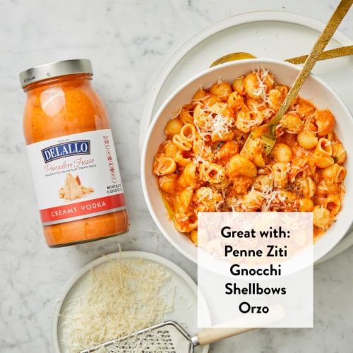 DeLallo Pomodora Fresco Creamy Vodka Sauce Perspective: left
