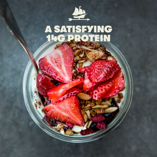 Tillamook Old-Fashioned Vanilla Low-Fat Greek Yogurt Perspective: left